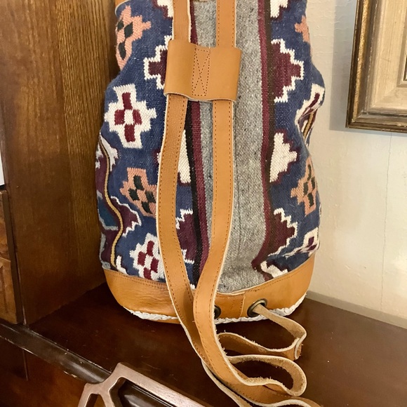 Hand made vintage one of a kind Ecuador Kilim style carpet bag - Picture 3 of 16